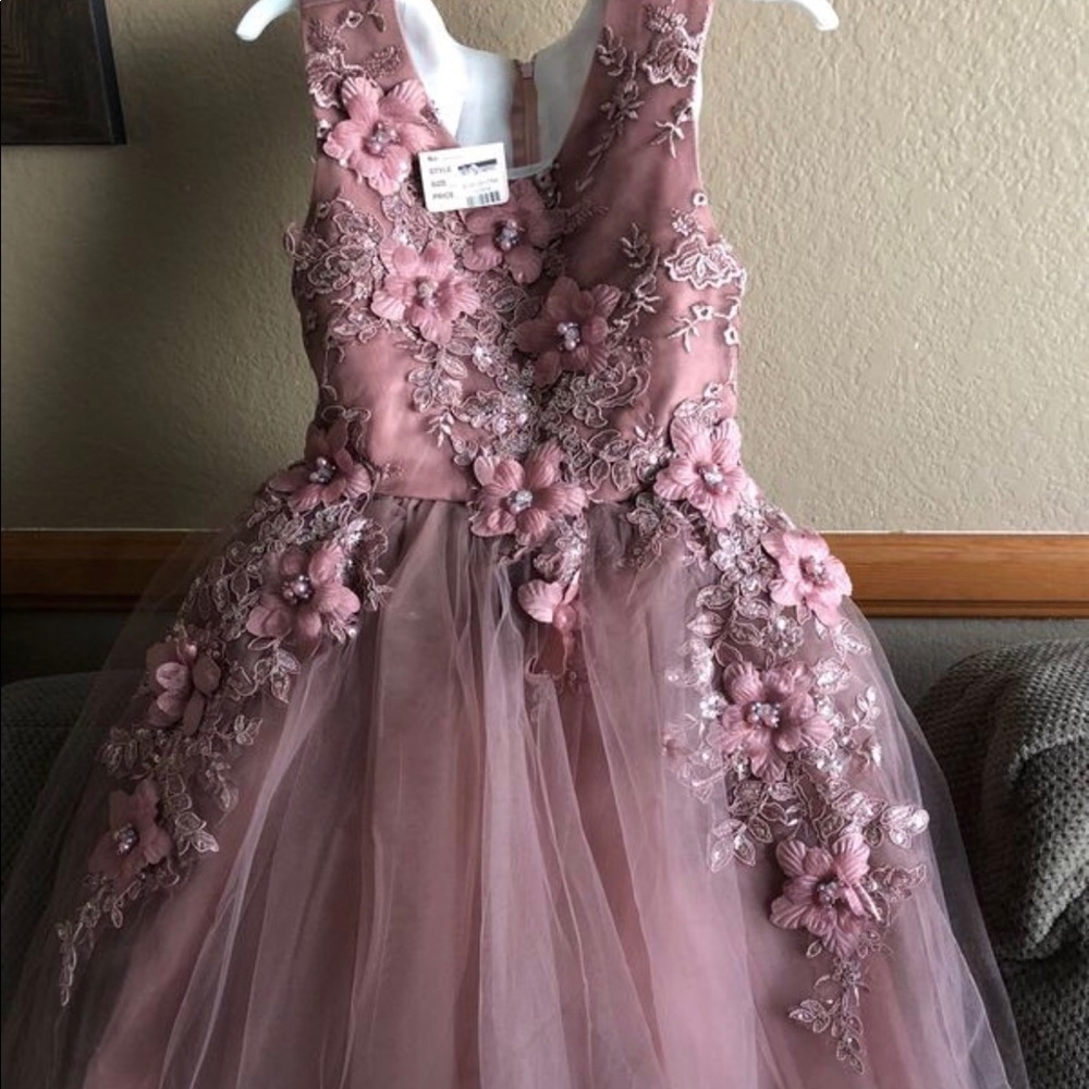 Girl dress